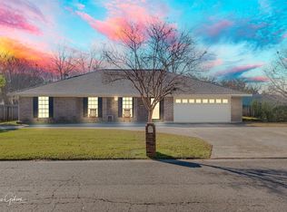 212 Wellington Dr, Bossier City, LA 71111