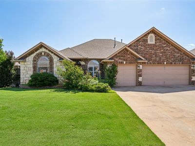 700 N Buckhorn Way, Mustang, OK, 73064