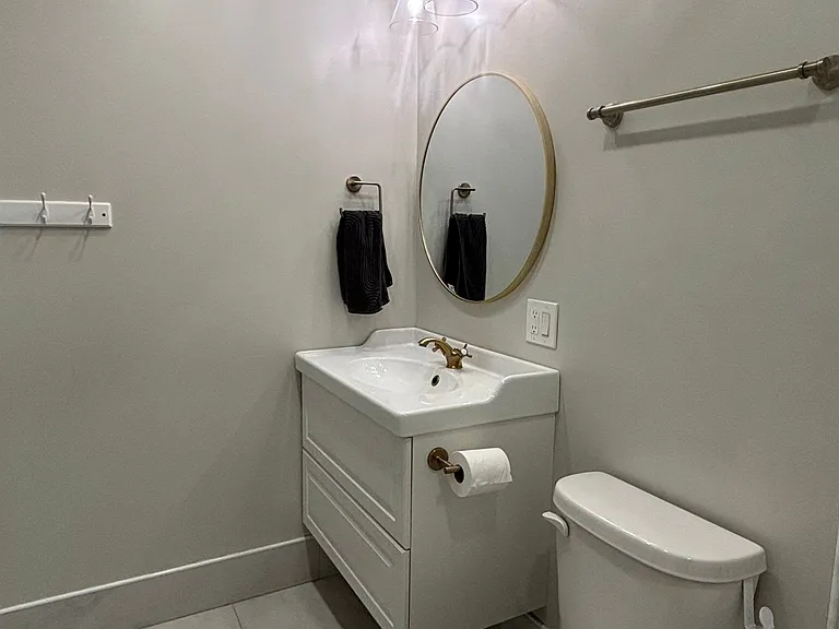 230 W 400 N — Photo 10