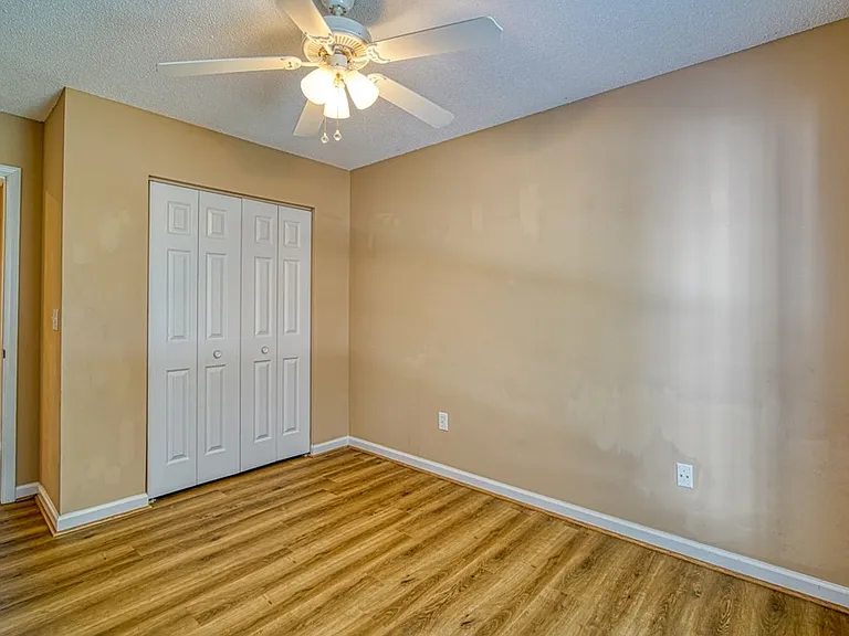 17 Waterfield Ct — Photo 40