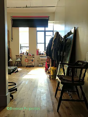 Rented by Manhattan Management LLC | media 50