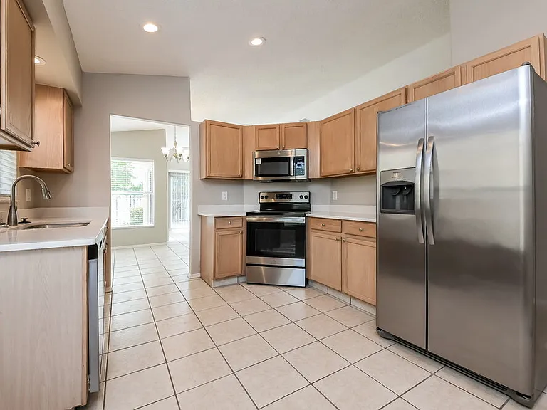 2603 Spring Hill Dr — Photo 9