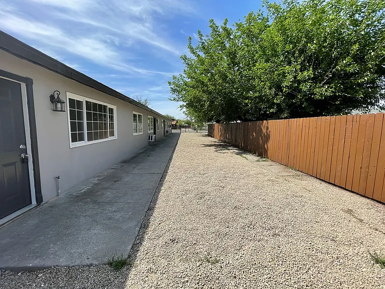 4357 College Way #4 — Photo 4