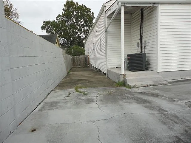 1124 Josephine St — Photo 14