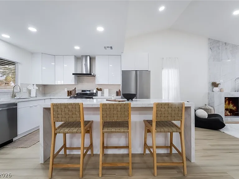 3138 Belvedere Dr — Photo 15