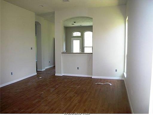 3rd image of 15422 Baker
