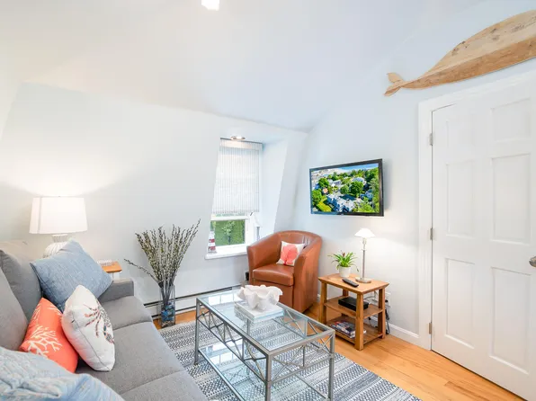 177 Shore Rd #2, Ogunquit, ME 03907