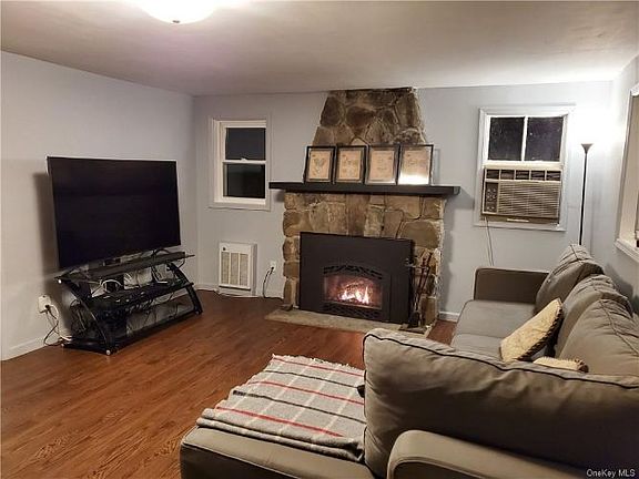 3rd image of 58 Lake Shore Dr