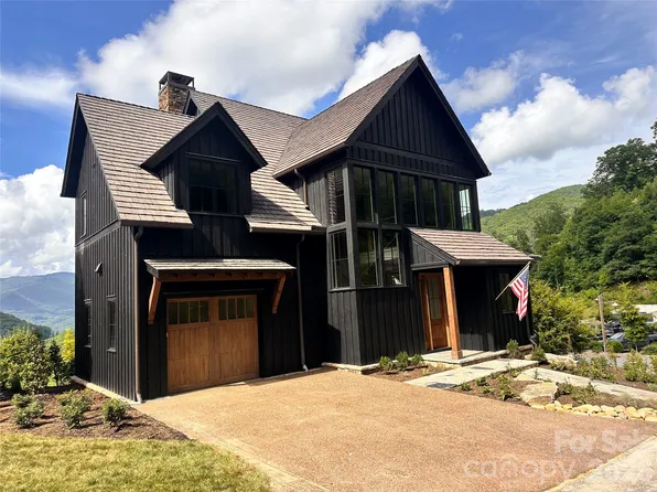 207 Lodestone Dr, Sylva, NC 28779