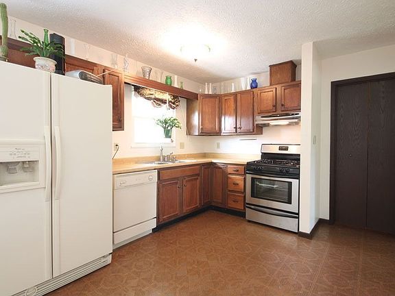 2nd image of 5701 Knoxville Dr