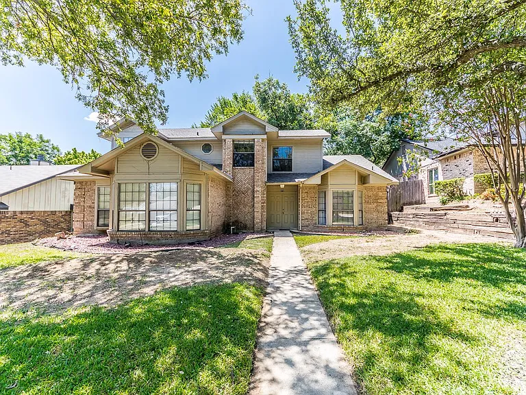 2710 Francisco Dr — Photo 1