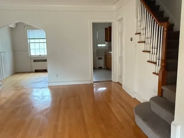 (undisclosed Address), Jamaica, NY 11432