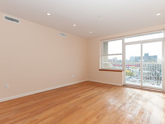 5th image of 2818 W 17th St #2B