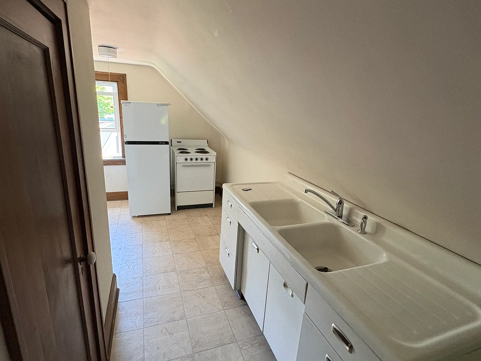 2 bed, 650 sqft, $850 — Photo 3