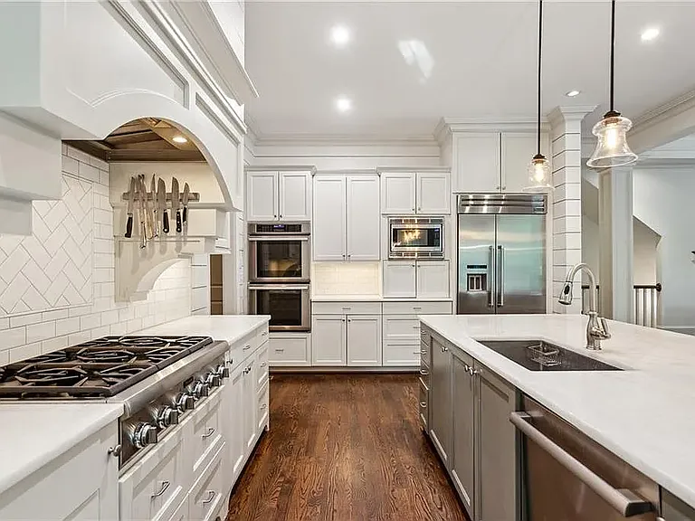 2115 Howell Mill Rd NW — Photo 16