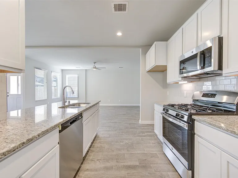 2623 Finley Ln — Photo 19