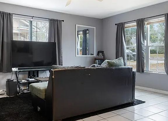 4th image of 1709 Mockingbird Ln