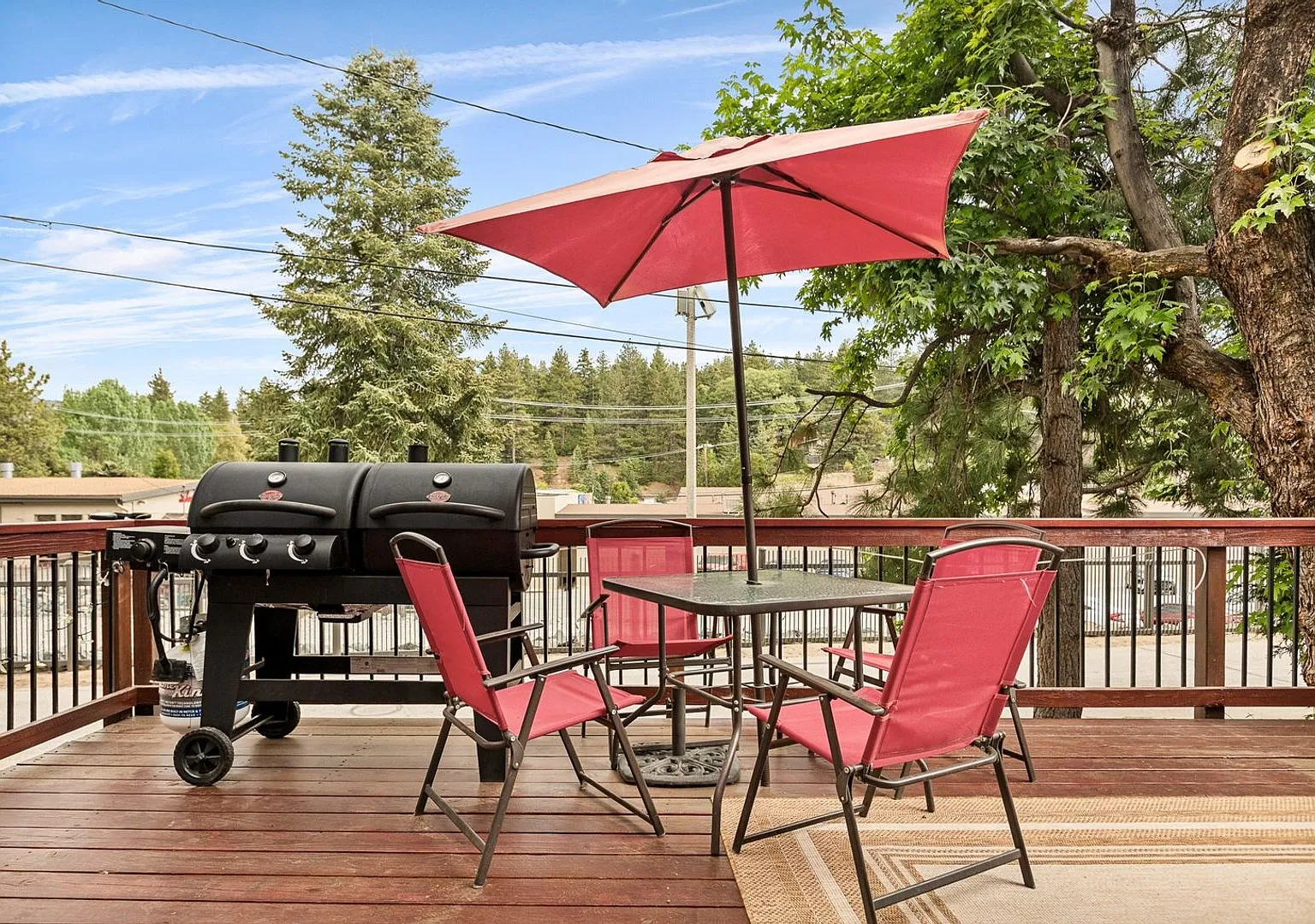 Charming 4BR House in Running Springs — Photo 3