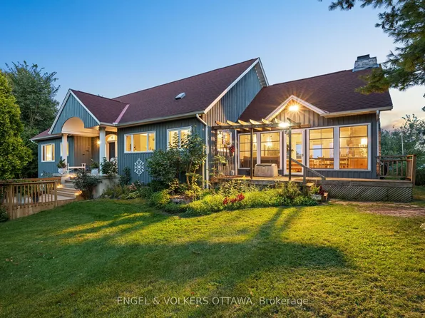 70 Belmonte Ln, Rideau Lakes, ON K0G 1E0