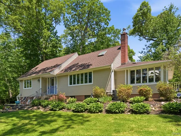 106 Vineyard Road, Huntington, NY 11743