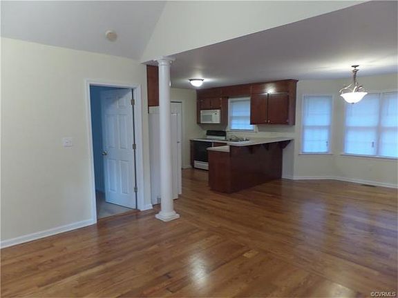 4th image of 24413 River View Dr
