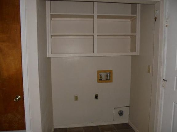 4th image of 1375 E Sequoyah Ct #1375