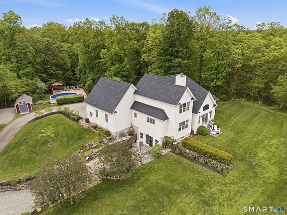 2nd image of 82 Deer Run Drive