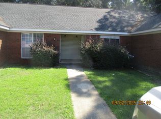 122B Augusta Ct, Leesburg, GA 31763