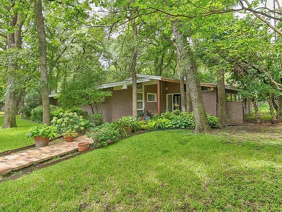 4th image of 2900 Owenwood Dr