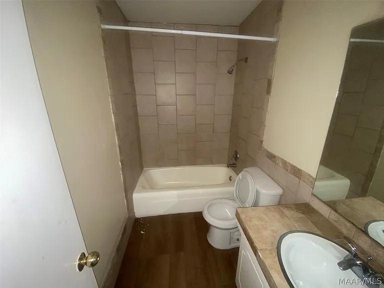 2440 Price St #C — Photo 16