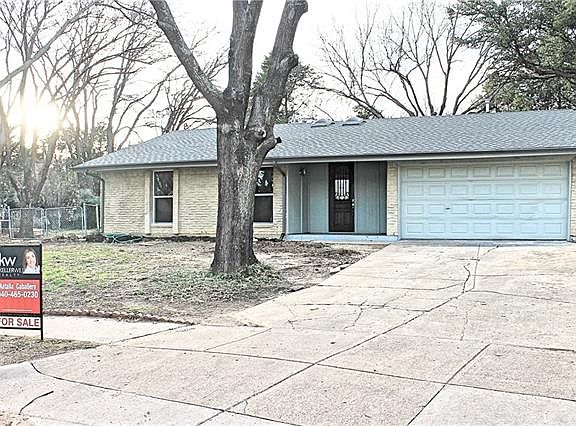 3rd image of 174 Edgewood Dr