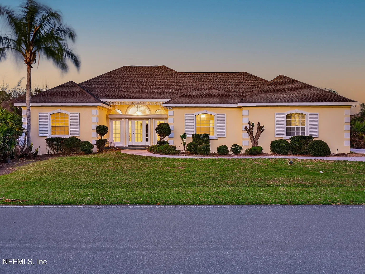 5 bed, 3.0 bath, 2738 sqft, $4,600 — Photo 1