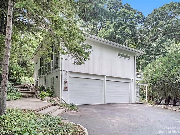 5th image of 3099 Overridge Dr