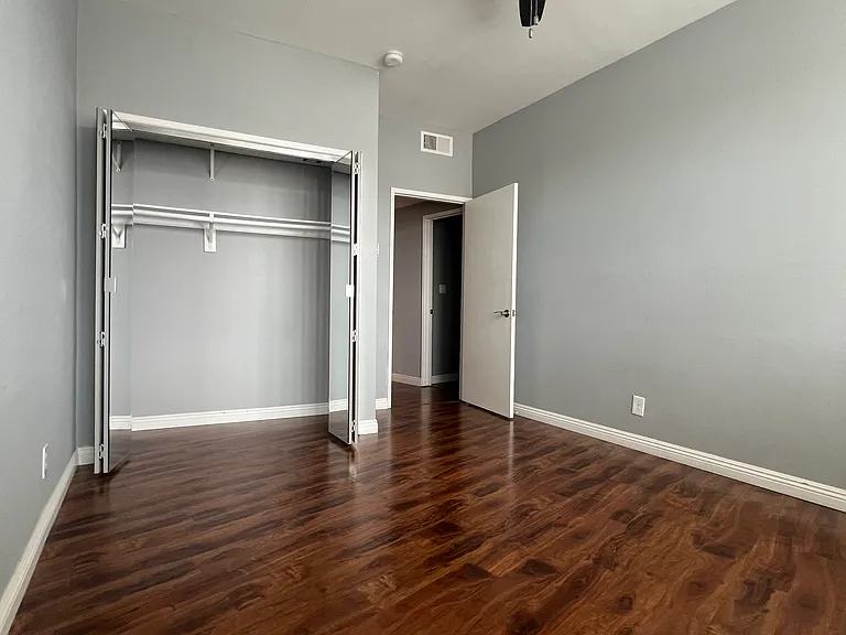 1663 Veteran Ave #105 — Photo 18