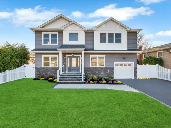 7 Abby Road, Merrick, NY 11556