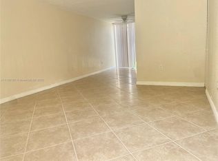 5958 SW 68th St #113, South Miami, FL 33143