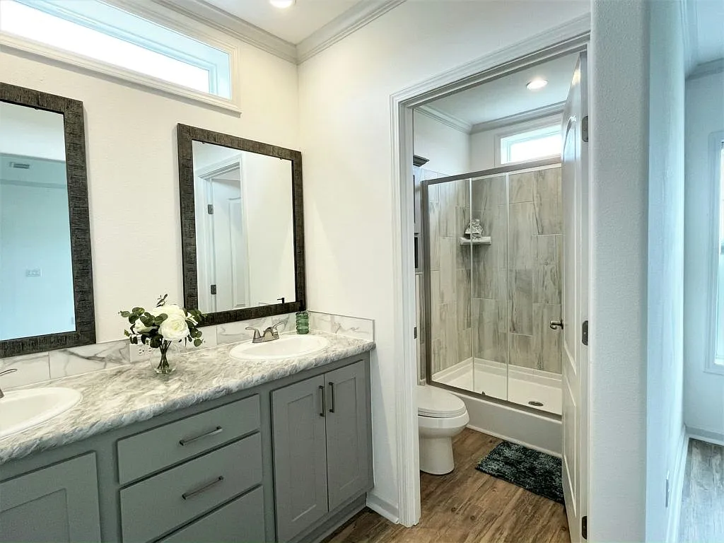 Building Photo - 10847 SW 30th Ave #117B
