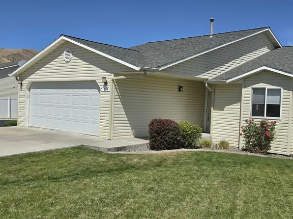 735 16th St, Clarkston, WA 99403