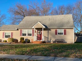 14 Tudor Dr, Hamilton, NJ 08690