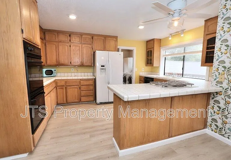 2812 Centennial Ct — Photo 21