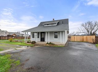 2772 Merriman Rd, Medford, OR 97501