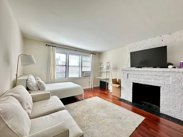 496 Hudson Street image 1 of 7