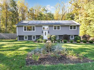48 Fawn Hill Rd, Shelton, CT 06484