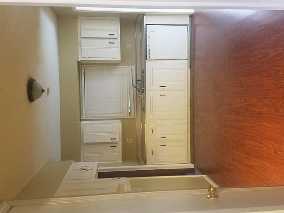 5th image of 555 Byron Dr