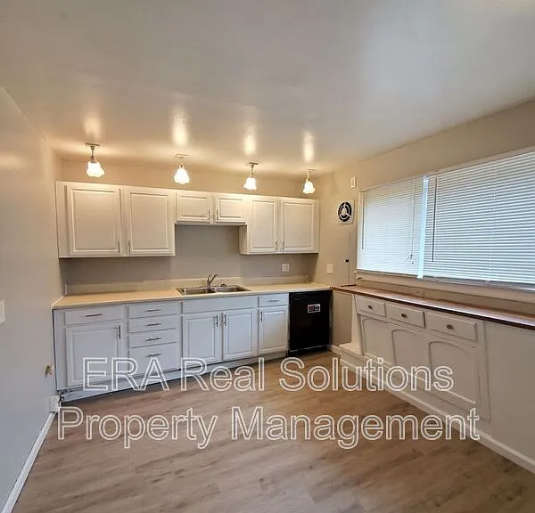 2906 Woodgrove Dr — Photo 5