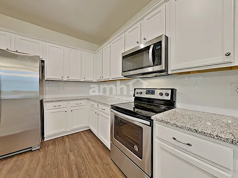 112 Samara Ln — Photo 3