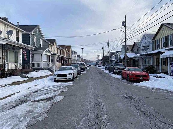 2nd image of 215 Loyalhanna Ave