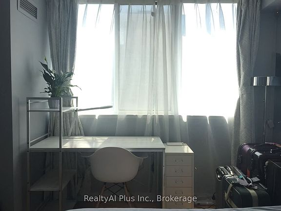 5th image of 736 Bay St #2210