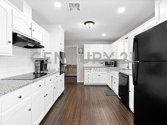 3rd image of 3709 Ashford Ave