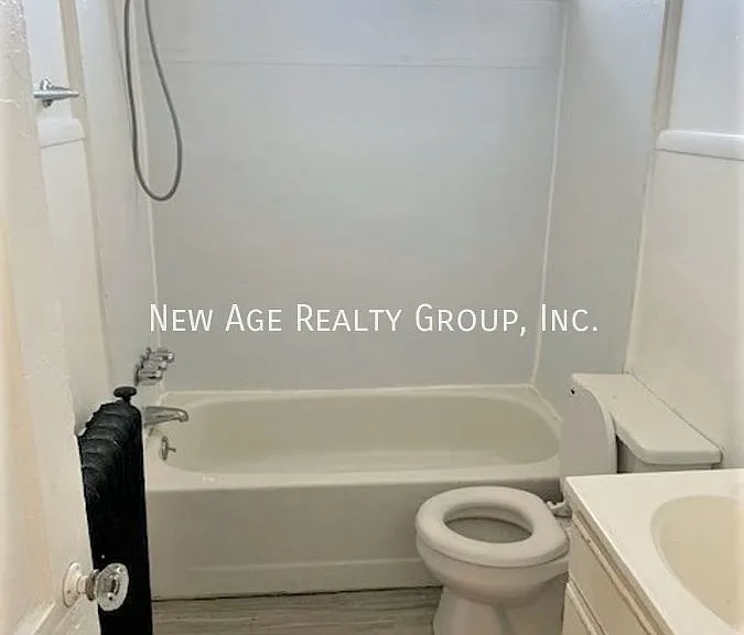 1209 S 58th St #4B — Photo 8